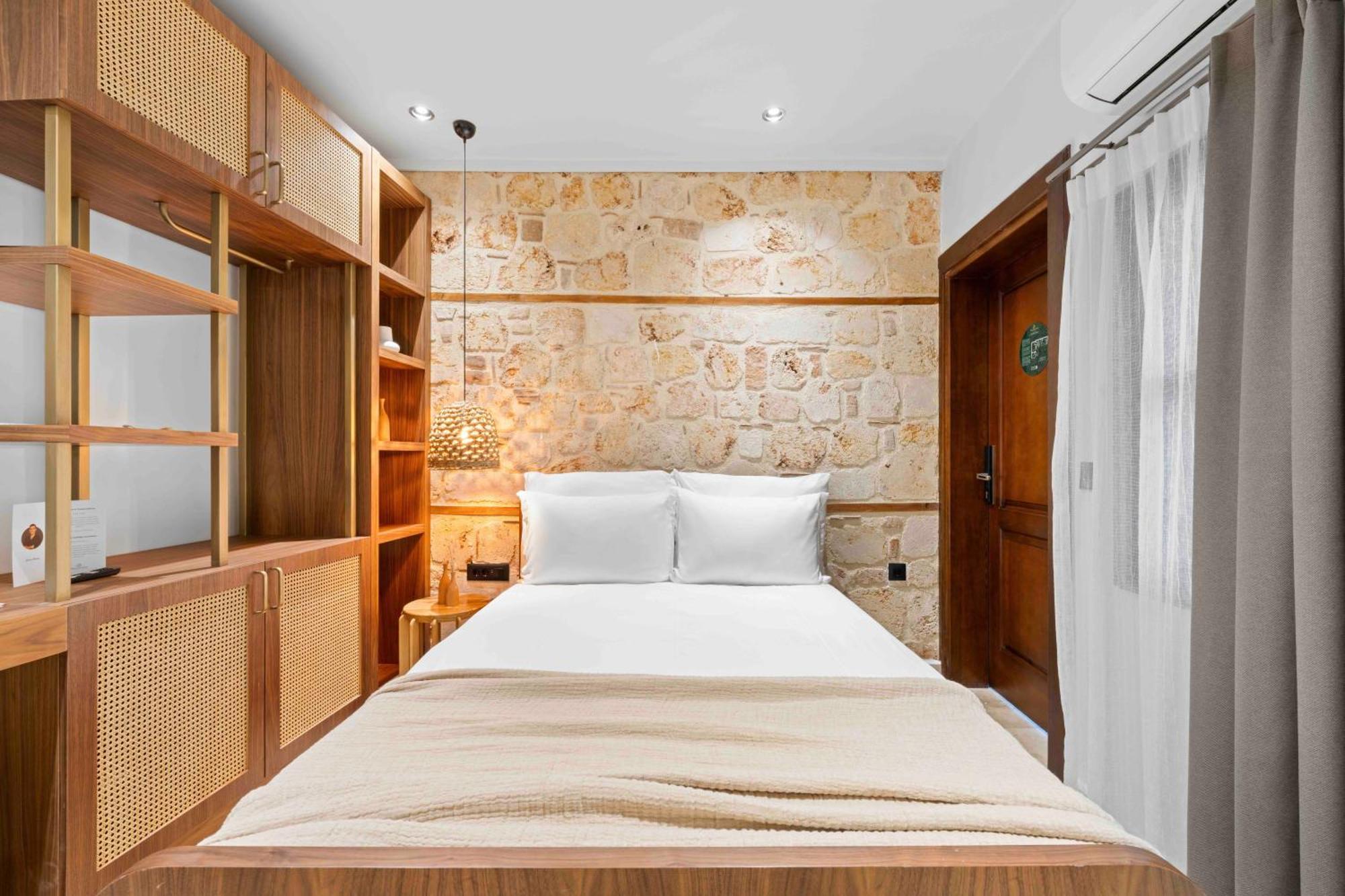 Belmondo Hare Old Town Hotel *