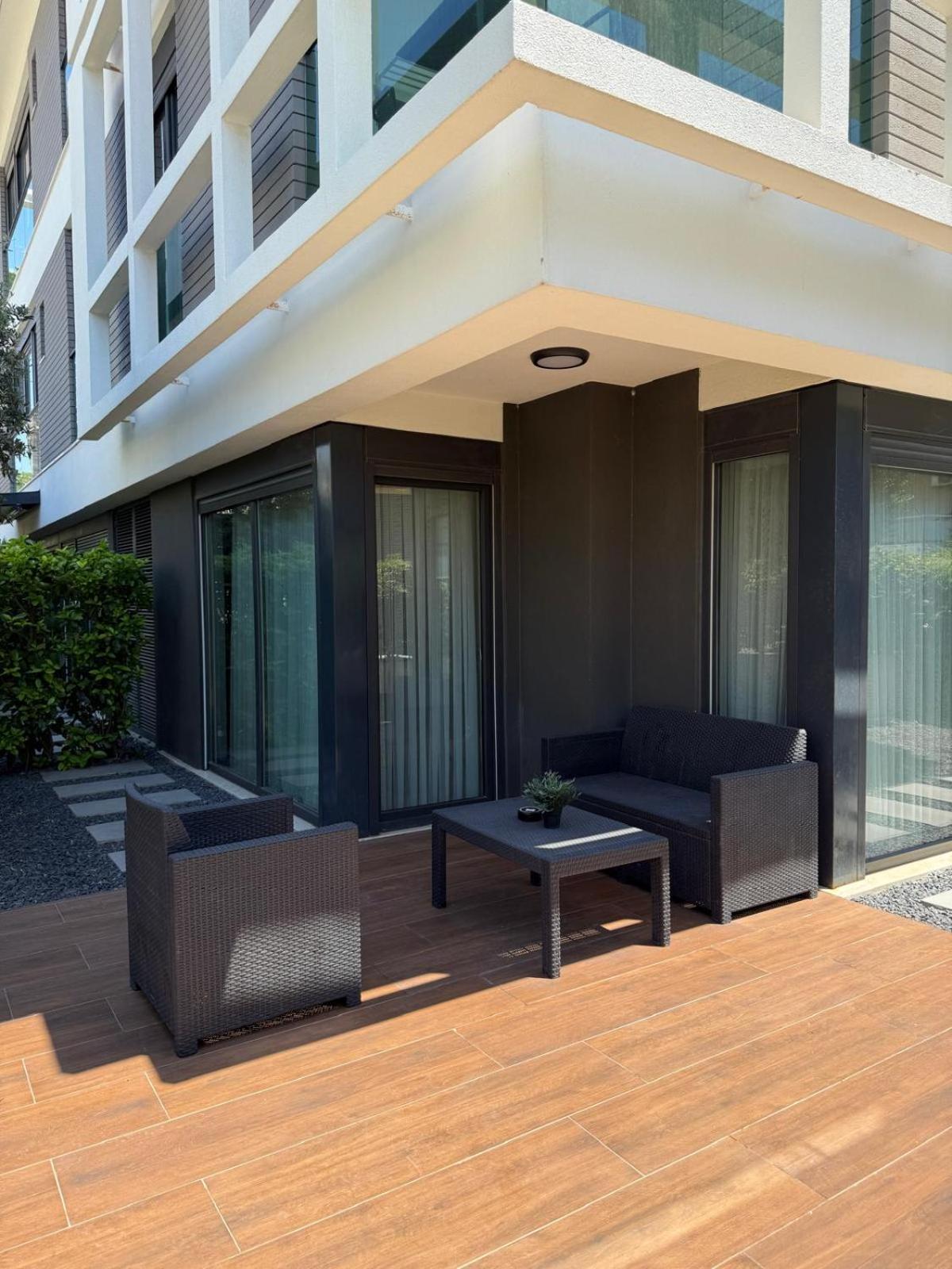 Z-suites Aparthotel *