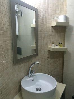 Ayhan Hotel