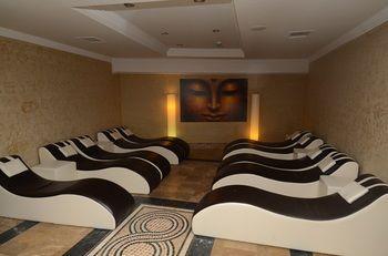 Ayhan Hotel 3*
