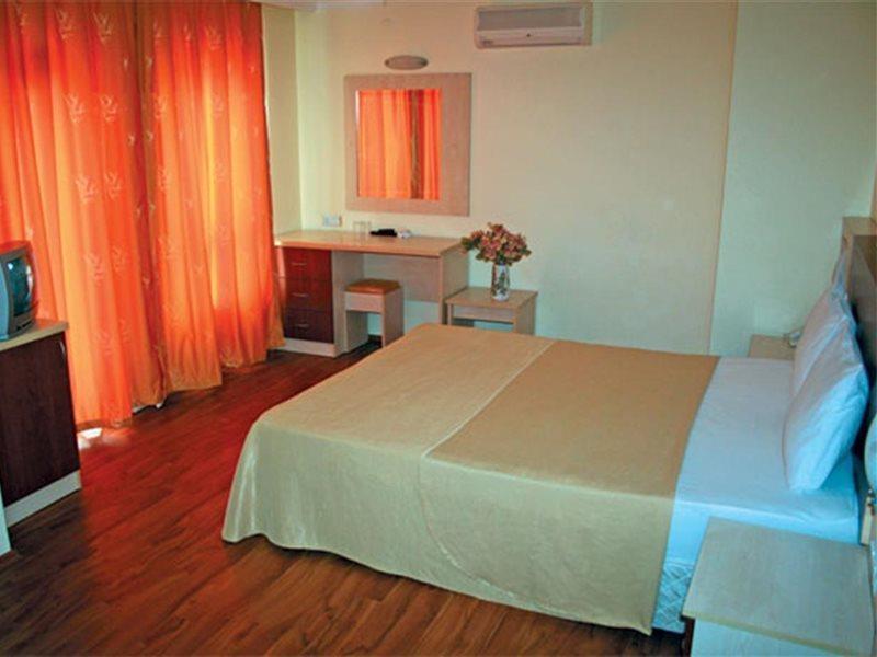 Lara Dinc Hotel