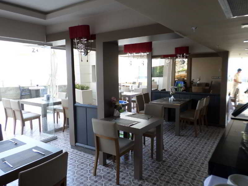 Live Hotel