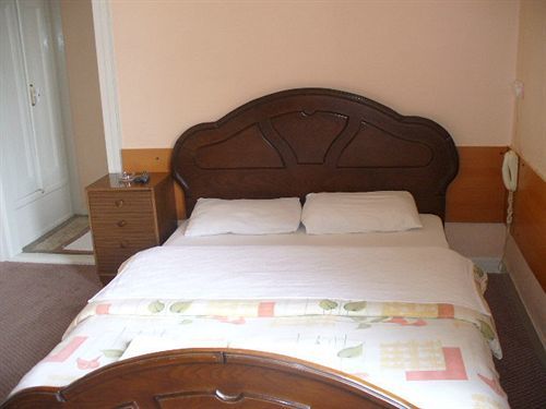 Hotel Held 2*