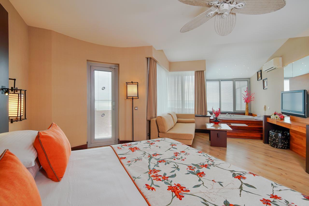 Limak Lara Deluxe & Antalya