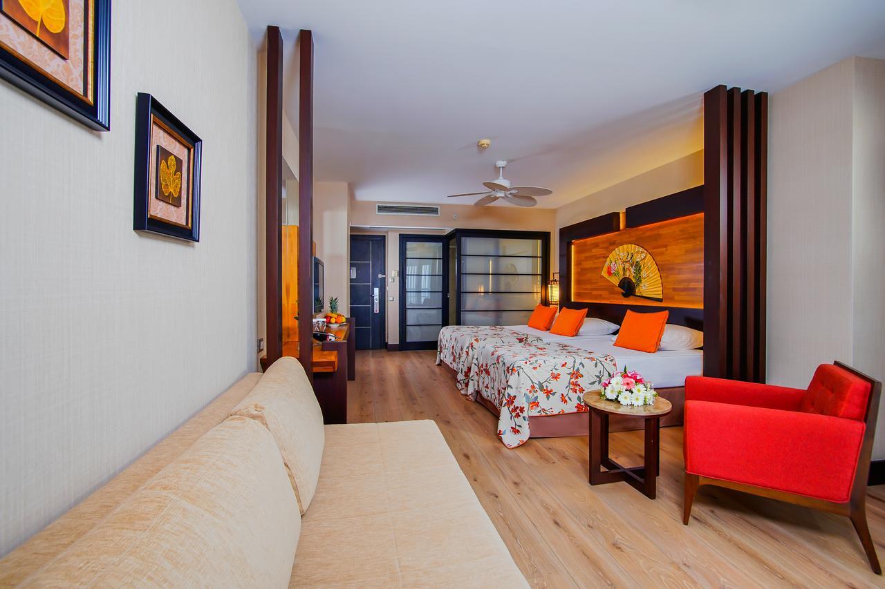 Limak Lara Deluxe & Antalya