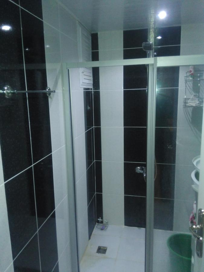2033. Sokak *
