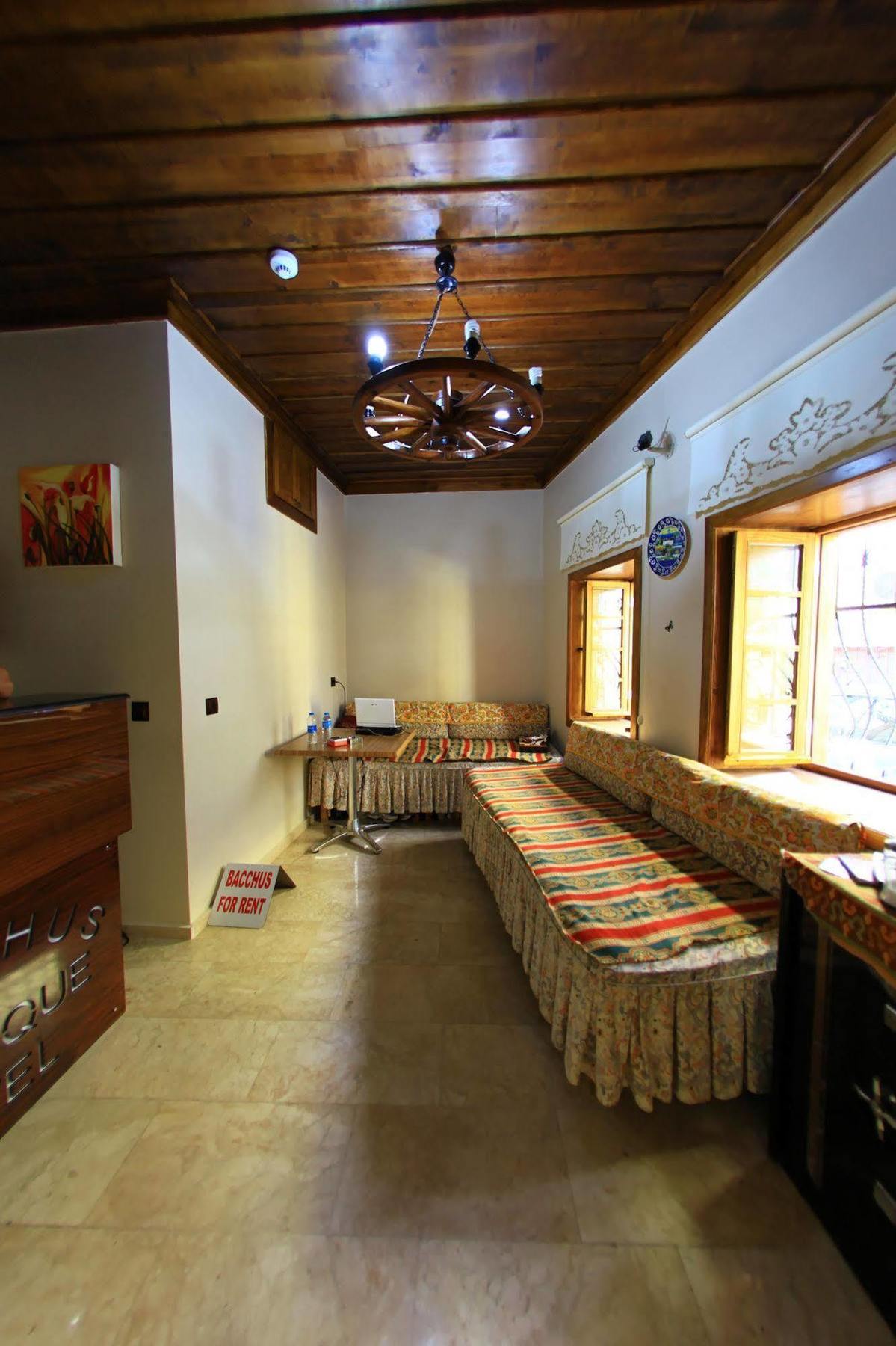 Bacchus Guest house 2*