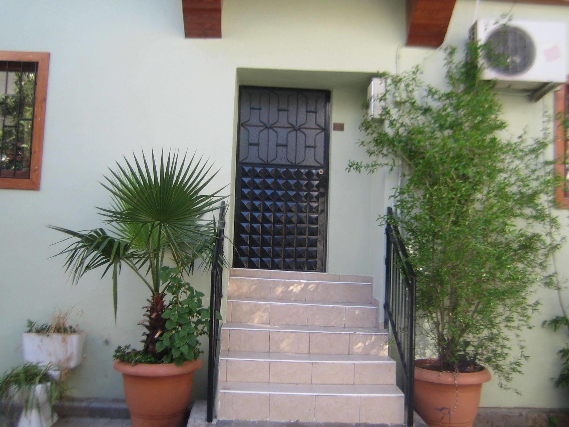 Camel Apartment 3* Antalya