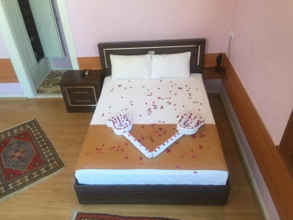 Hotel Held Antalya