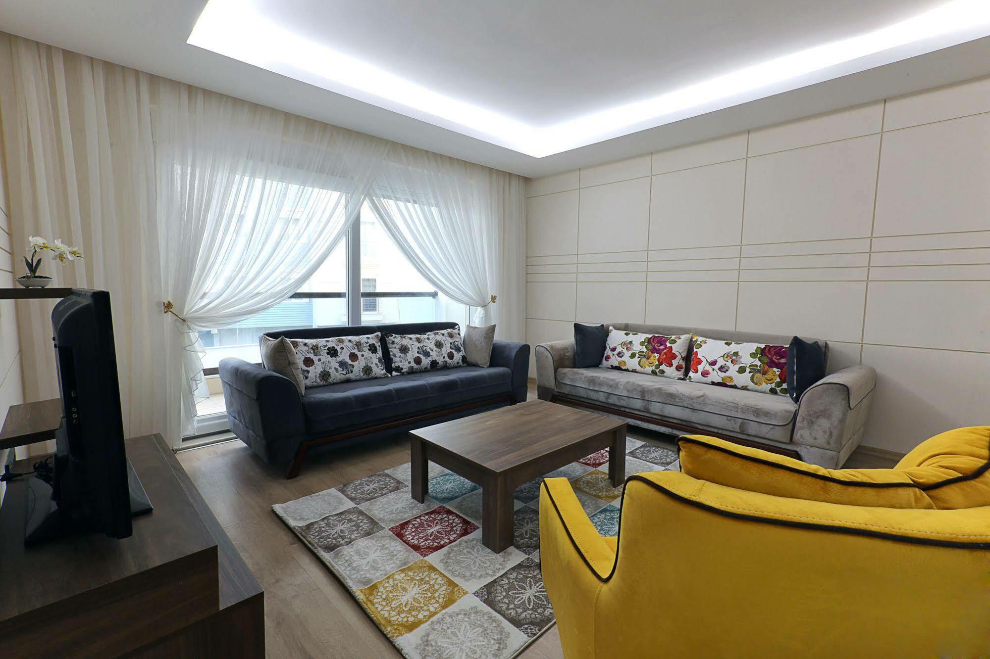 Flamingo Aparthotel 3*