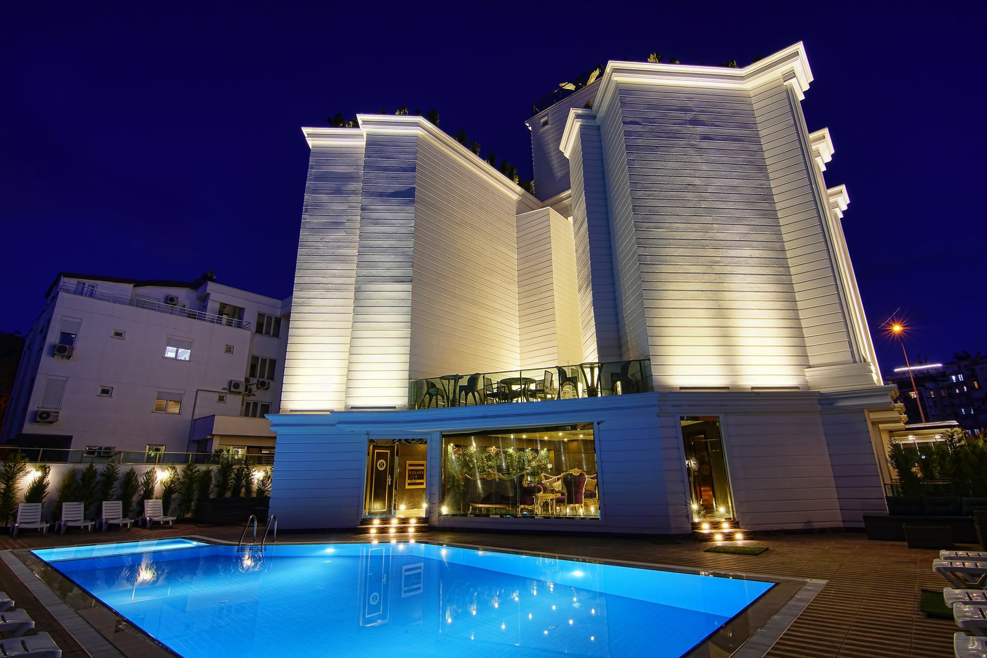 Otel S White 3*