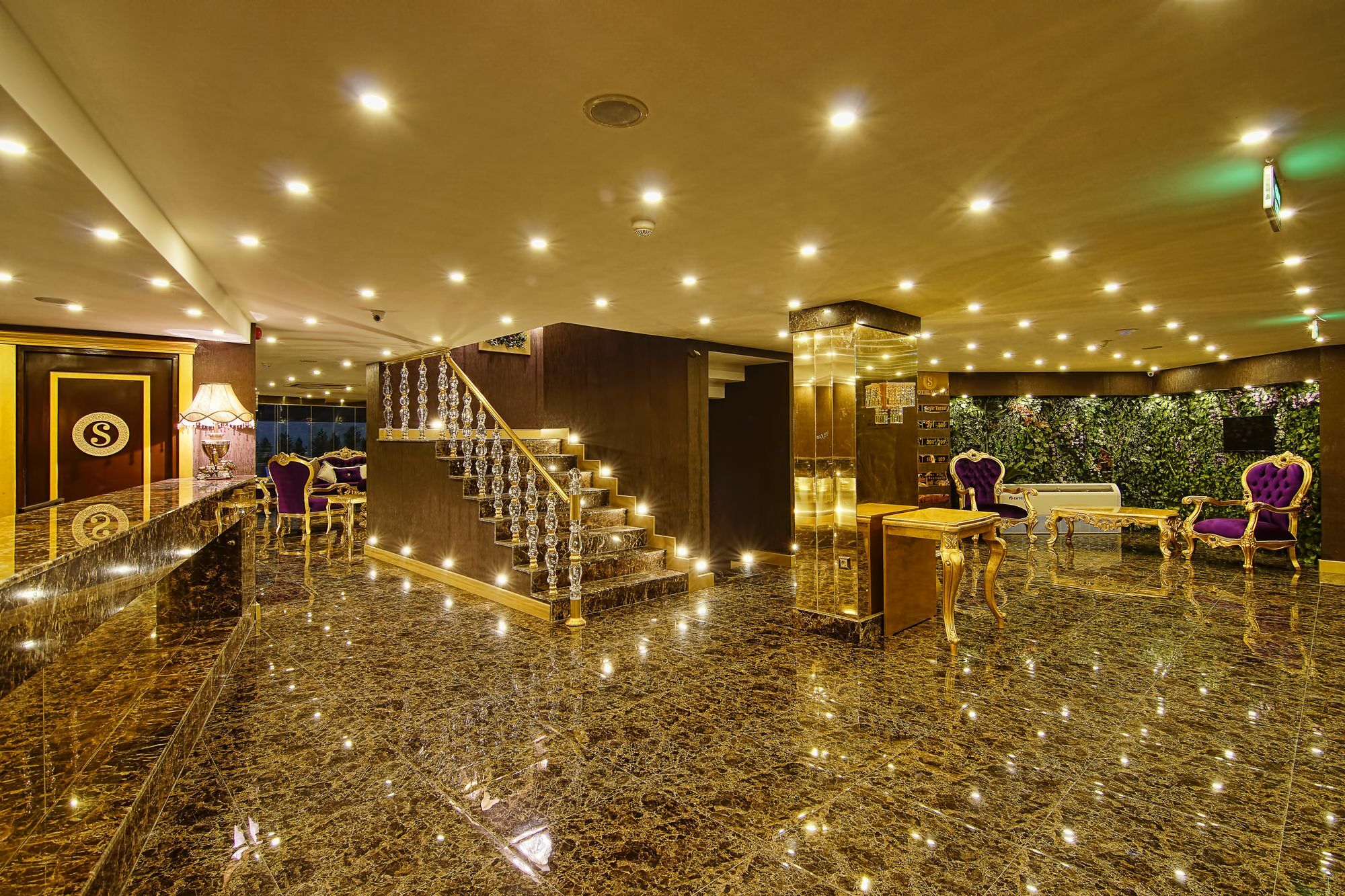 S White Otel 3*