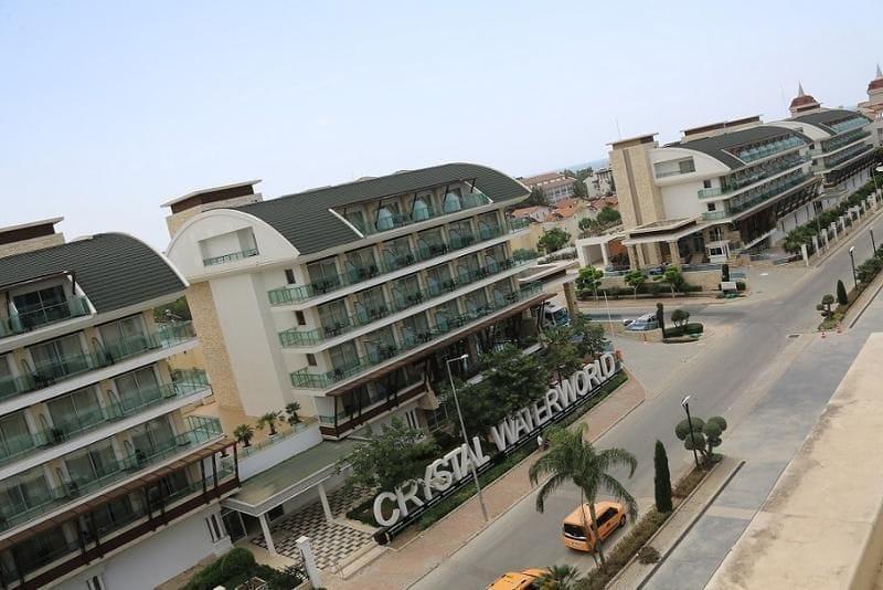 Crystal Waterworld Park Hotel