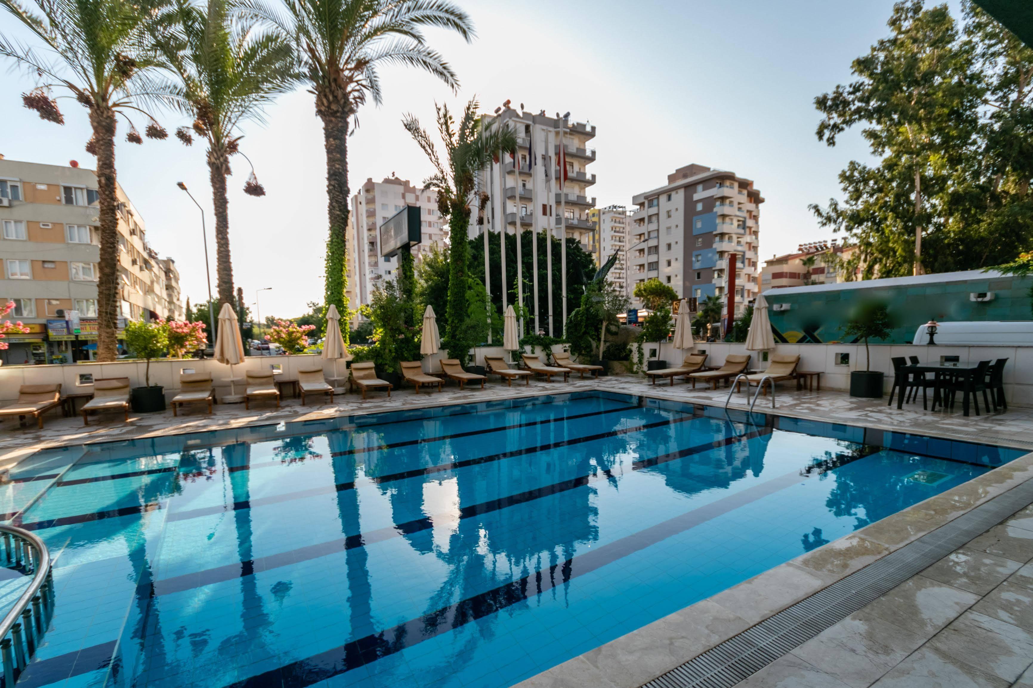 Hotel Lara Park 3*